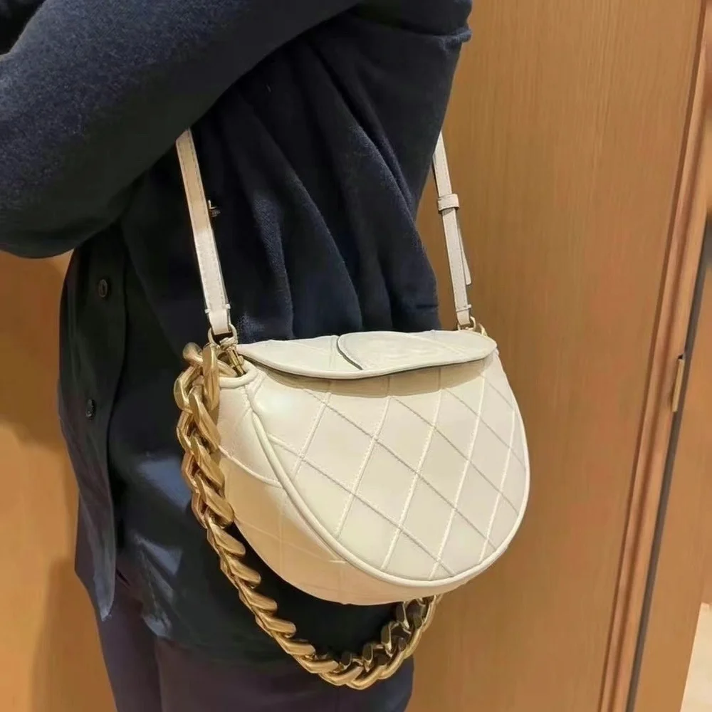 Tory Burch Fleming Half Moon Cream Quilted Shoulder Bag - Picture 9 of 9